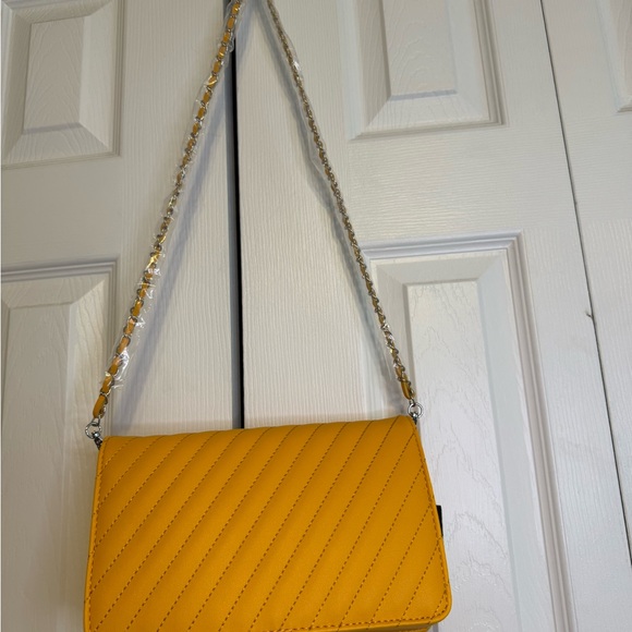 Badgley Mischka Yellow Quilted Crossbody Bag - Picture 3 of 8